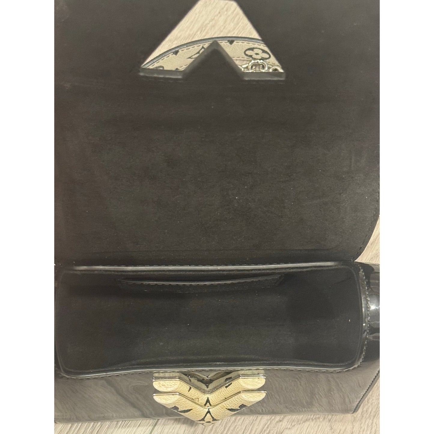 Lv twist black patent