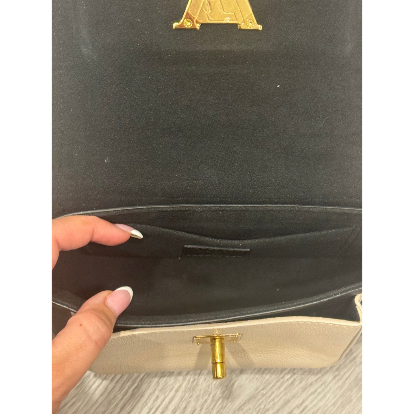 Lv lockme tender