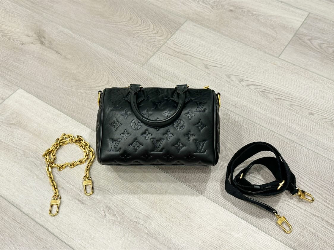 Louis Vuitton speedy 22 monogram embossed