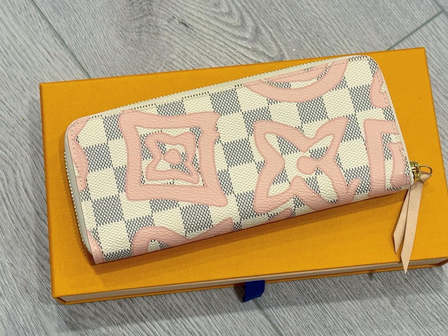 Louis Vuitton Clemence zippy wallet