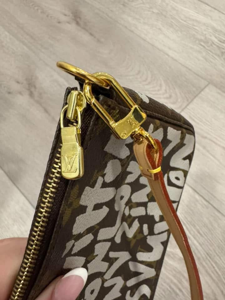 Lv graffiti bag