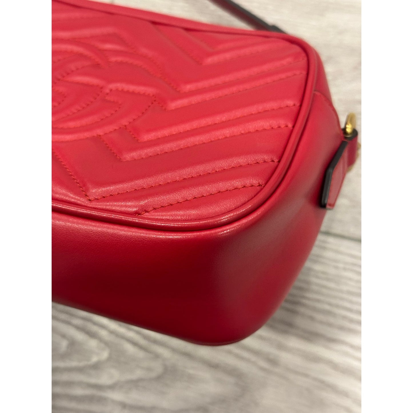 Gucci marmont red camera bag