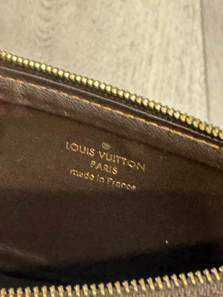 Lv zippy pouch