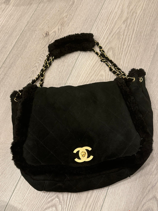 Chanel Large turnlock classic flap black Sherling