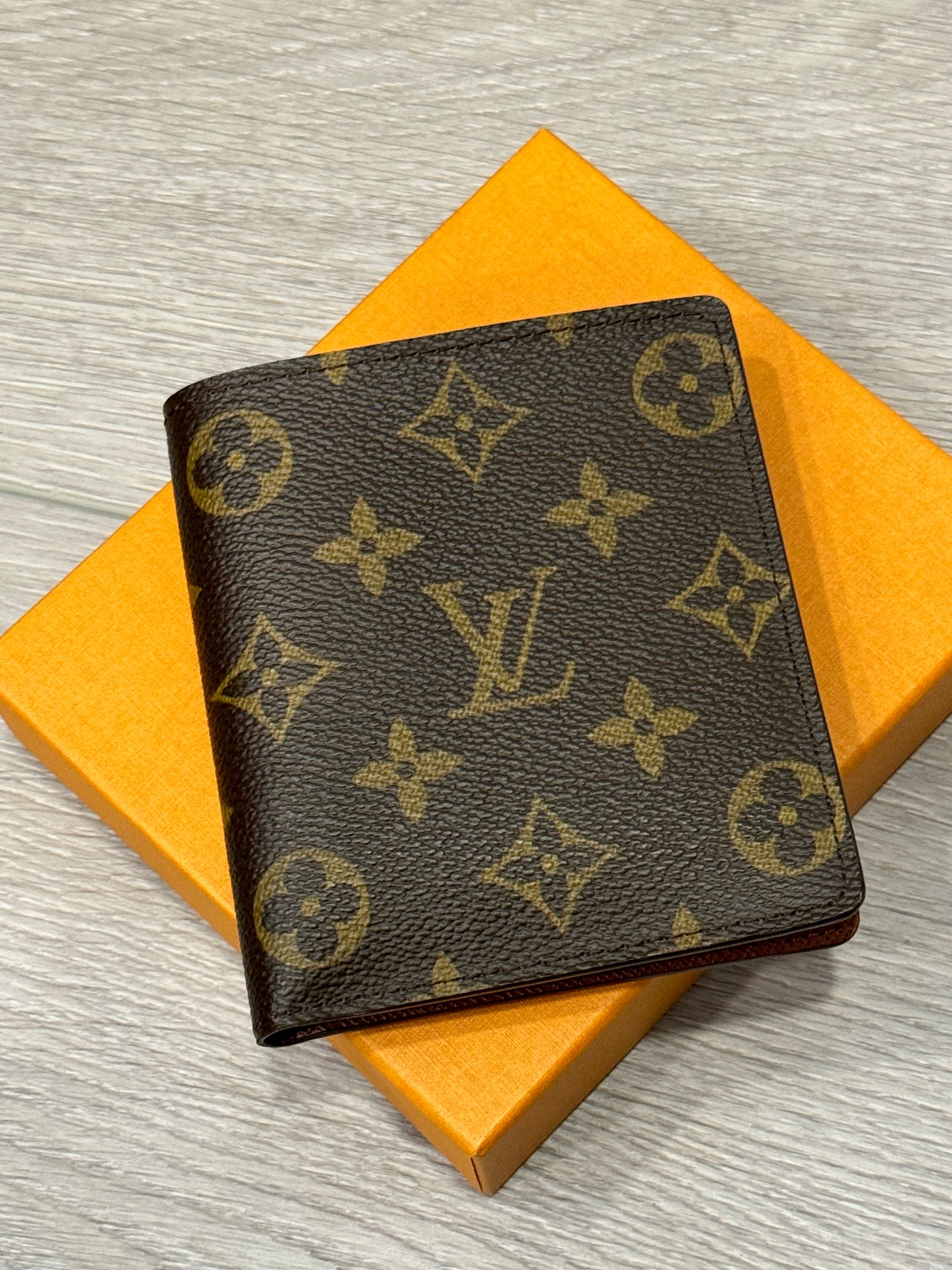 Louis Vuitton Men’s wallet